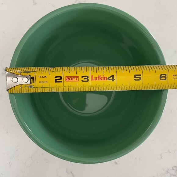 Le Creuset Stoneware 2 Tone Coupe Cereal/Soup 6 1/8" Bowl Bamboo Green Ombre - Picture 6 of 8